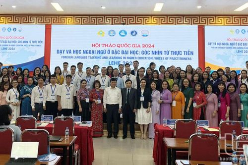 'Dạy và học ngoại ngữ ở bậc đại học: Góc nhìn từ thực tiễn'