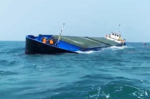 7.000 lít dầu trên chiếc tàu gặp nạn ở Cù Lao Chàm đã được hút ra