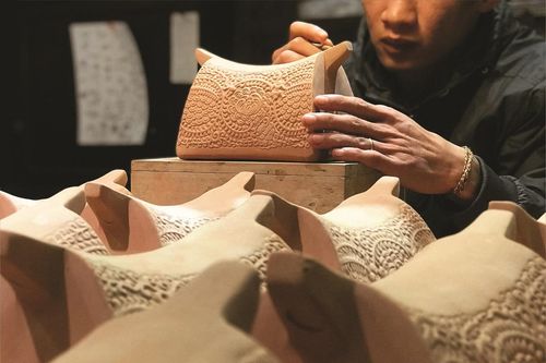 Thực hành gốm trong nghệ thuật đương đại