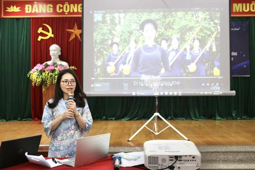 Tập huấn hoạt động giáo dục cho giáo viên phụ trách Câu lạc bộ 'Cùng em khám phá Công viên địa chất'