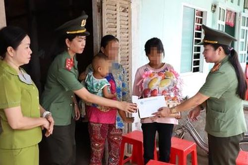 Kịp thời giải cứu 3 thiếu nữ quê Sóc Trăng bị lừa bán sang Trung Quốc
