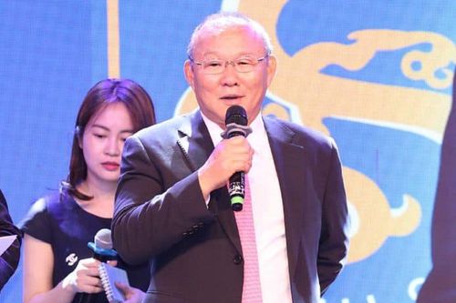 Cổ động viên tha thiết mời trở lại tuyển Việt Nam, HLV Park Hang Seo nói gì?