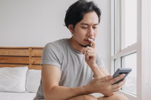 Đã lấy vợ 5 năm, tôi vẫn không thể ngừng liên lạc với 'em gái mưa'