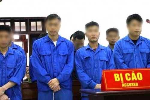 Tổ chức hàng trăm chuyến cho người nước ngoài nhập cảnh trái phép, nhóm đối tượng nhận kết đắng