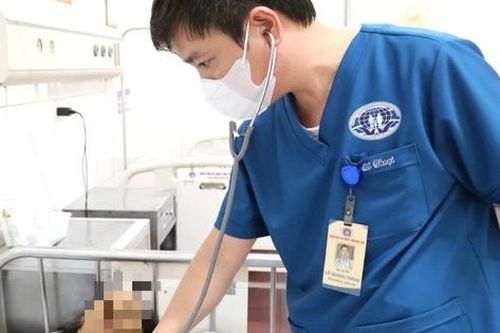 Suy gan cấp, phải nhập viện điều trị do dùng thuốc nam truyền miệng