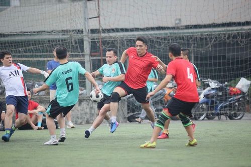 Sôi nổi Giải bóng đá 7 người Cụm thi đua số 4
