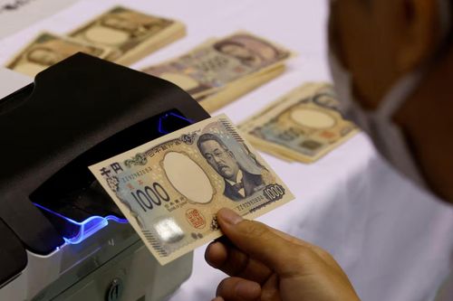 Nhật Bản họp khẩn khi đồng yen xuống đáy 34 năm