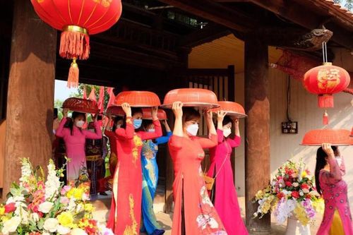 Chuyện chưa kể về tục rước bánh trôi độc đáo tưởng nhớ Hai Bà Trưng