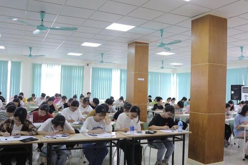 Chuyên gia lý giải việc không nên luyện thi đánh giá năng lực