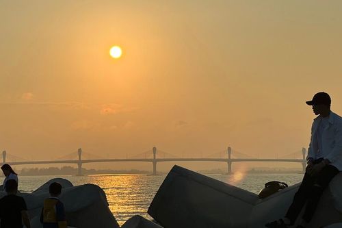 Giới trẻ Quảng Ngãi mê mẩn điểm check in bên kè biển