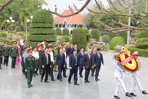 Đồng chí Nguyễn Hòa Bình, Chánh án Tòa án nhân dân tối cao thăm, làm việc tại Điện Biên