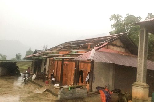 Lào Cai: Giông lốc, mưa đá khiến 1 người bị thương và gây thiệt hại hơn 5,1 tỷ đồng