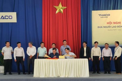 Ký kết hợp tác tuyển dụng, đào tạo lao động làm việc tại Lào