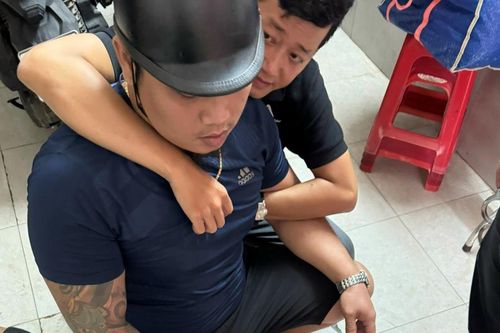 Hết tết vẫn thích chơi pháo