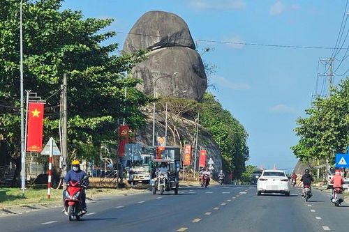 Đồng Nai: Một ngày Cty Ngọc Tùng trúng 2 gói thầu tại Định Quán