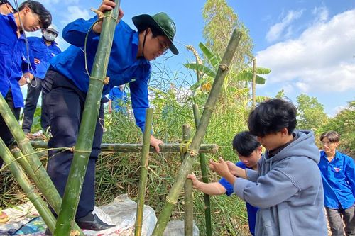 Trái tim 'có lửa' của thầy giáo xã đảo