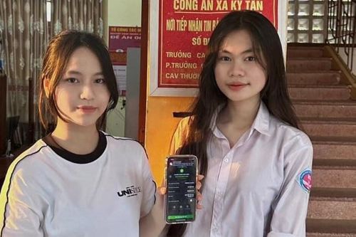 Nữ sinh nhờ công an trả lại 100 triệu đồng cho người chuyển khoản nhầm