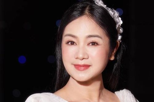NSND Thu Hà 'trẻ mãi không già'