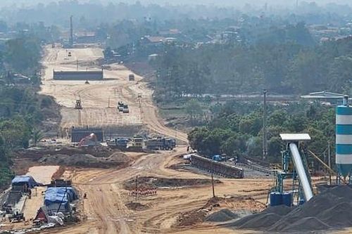 Công an thông tin về vụ múc đất cao tốc mang đi bán