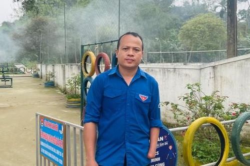 Bí thư chi Đoàn khuyết tay, 'truyền lửa' hoạt động Đoàn tại địa phương