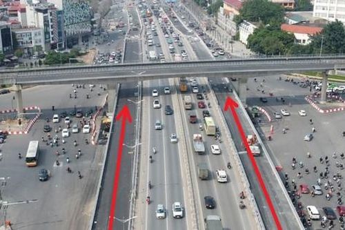 Phương tiện đi lại thế nào khi hai cầu vượt thép Mai Dịch thông xe?