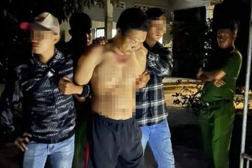 Mang rượu sang tận nơi mời bị từ chối, khách đánh chủ nhà tử vong