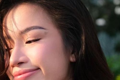 Showbiz 29/3: Lâm Bảo Ngọc trầm cảm khi thi Ca sĩ mặt nạ
