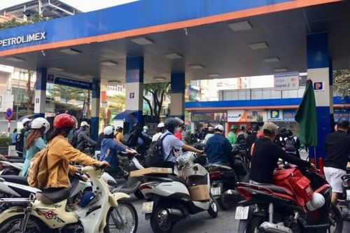 Doanh nghiệp được tự quyết nhưng không 'thả nổi' giá xăng dầu