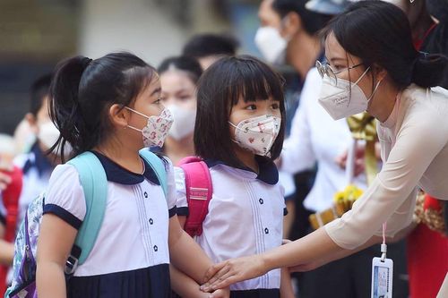 'Giáo viên không giàu lên nhờ những đồng tiền lạm thu'