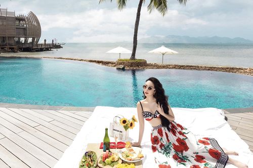 Du khách TP.HCM đi trốn nóng, ở phòng 33 triệu đồng, dã ngoại trên 'bè nổi 5 sao'