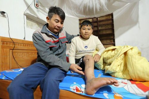 Cha kiệt quệ khi cả hai con trai đều mắc bệnh hiểm nghèo