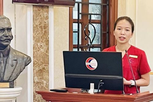 Điều dưỡng cấp cứu du khách tại nhà hàng nhận bằng khen của Bộ trưởng Y tế