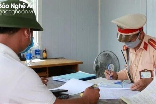 Tài xế sử dụng ma túy, không có giấy phép lái xe bị xử phạt 46 triệu đồng
