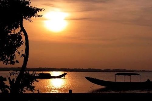 Bến sông buồn