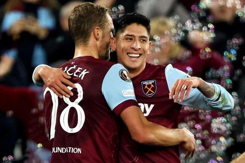 Premier League trước viễn cảnh làm điều chưa từng có tại Champions League
