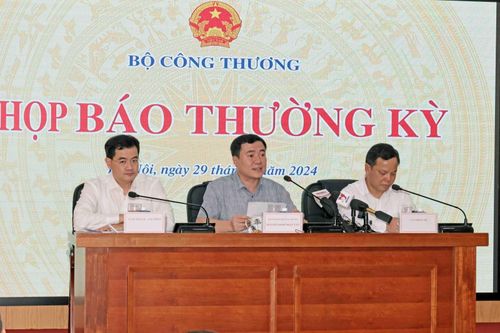 Doanh nghiệp xăng dầu sẽ được tự quyết định giá bán lẻ nhưng không được vượt trần