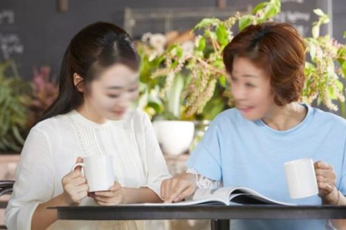 Sau 4 năm, mẹ chồng cũ bỗng dưng tìm tới nhà tôi, còn mang theo 2 lượng vàng và đề nghị một chuyện khó tin