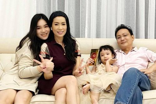 Á hậu đầu tiên được phong NSND, chồng đại gia chấp nhận ở rể vì quá yêu