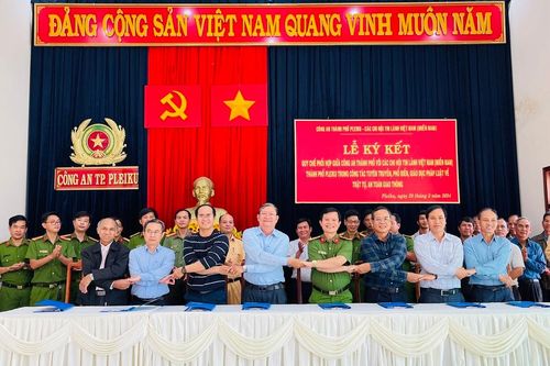 Công an TP. Pleiku phối hợp với 14 Chi hội Tin lành Việt Nam-miền Nam-đảm bảo trật tự an toàn giao thông