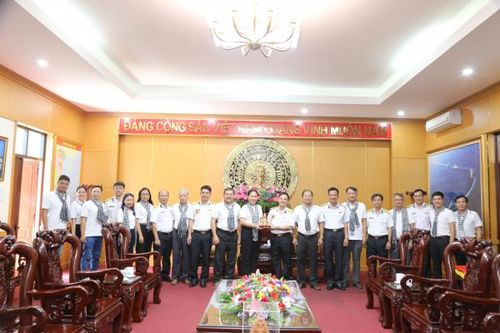 Đoàn công tác của Ban Thường vụ Đảng ủy Khối các cơ quan Trung ương tại TP. Hồ Chí Minh: Thăm, làm việc tại Vùng 4 Hải quân