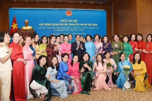 Không ngừng nâng cao vai trò, vị thế của phụ nữ