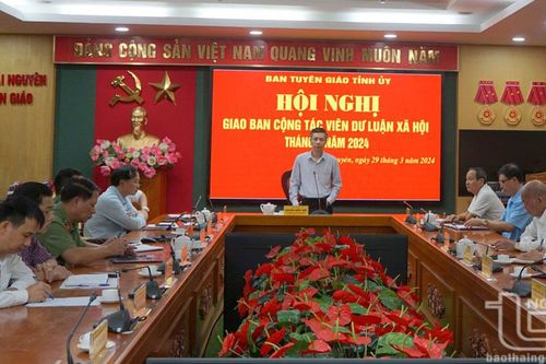 Quan tâm nắm bắt dư luận xã hội từ nhiều kênh khác nhau