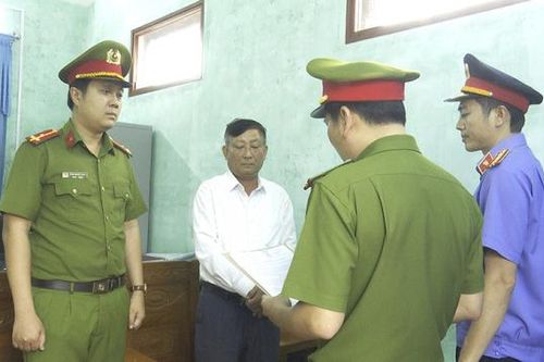 Bắt Phó Chủ tịch HĐND xã thiếu trách nhiệm gây hậu quả nghiêm trọng