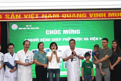 Nữ sinh viên ghép phổi chiều 30 Tết được xuất viện