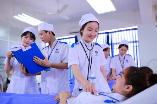 Học ngành Điều dưỡng có sợ thất nghiệp?