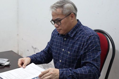 Cựu Cục trưởng Cục Đăng kiểm chi 2,4 tỷ nhờ người thu thập thông tin điều tra