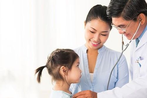 Bôi, đắp thuốc thảo dược chữa bệnh được nhiều người ưa chuộng, ai có thể sử dụng?