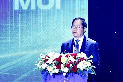 Phấn đấu trở thành trung tâm dịch vụ hàng hải và du lịch