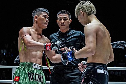 Tin nóng thể thao tối 30/3: Tay đấm Việt Nam hạ knock-out võ sĩ Muay Nhật Bản được thưởng lớn, Quảng Nam chiêu mộ sao Nam Định
