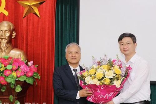 Trao quyết định của Ban Bí thư chuẩn y nhân sự mới